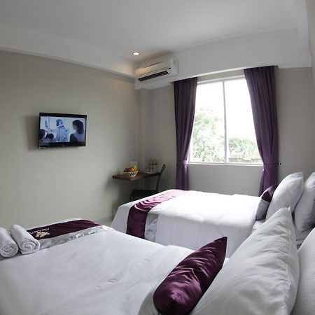 Amantis Hotel Demak Buitenkant foto
