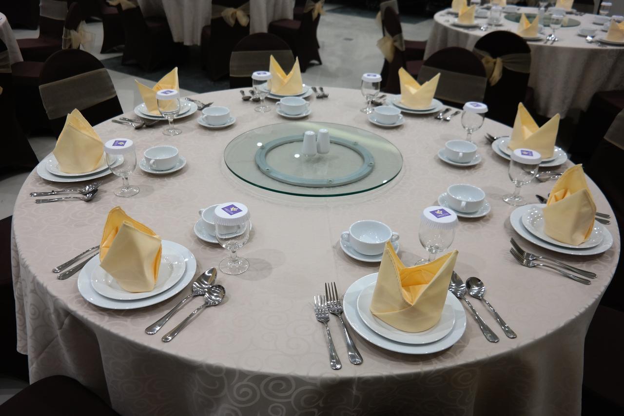 Amantis Hotel Demak Buitenkant foto