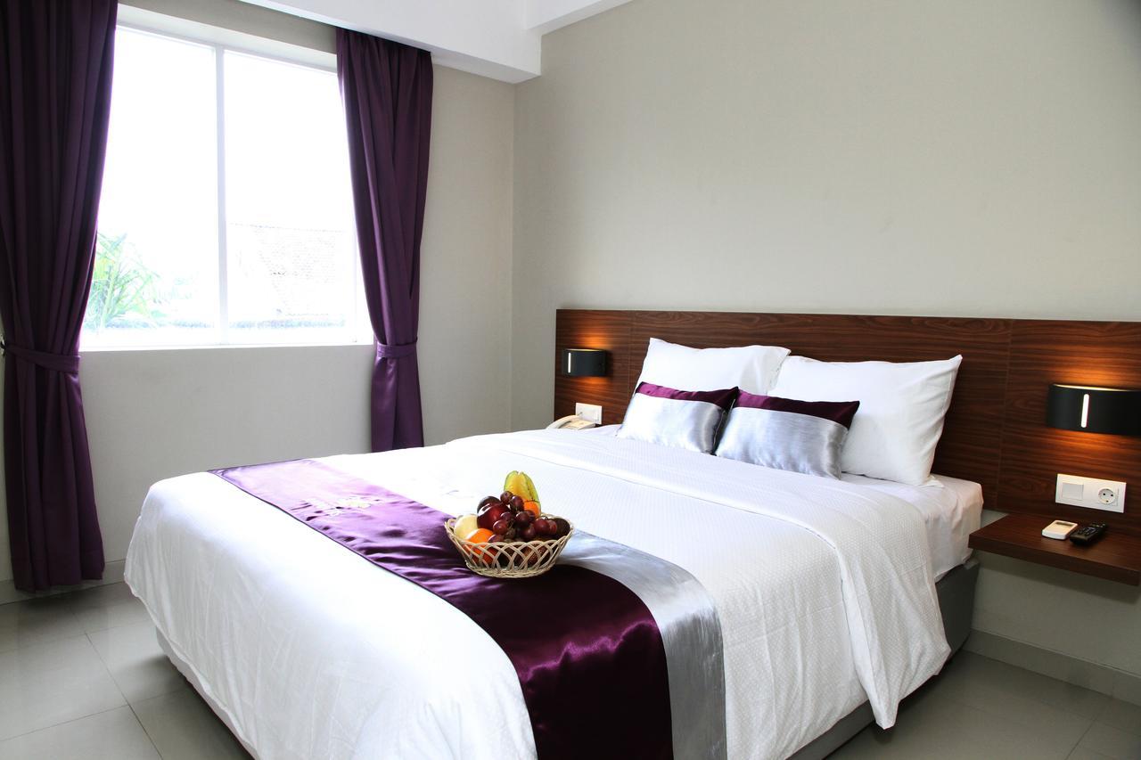 Amantis Hotel Demak Buitenkant foto